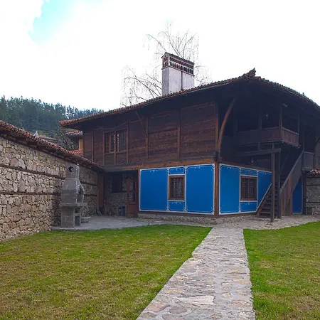 Guest house чолаковата къща 3*