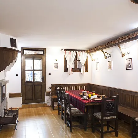 Guest house чолаковата къща 3*